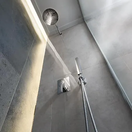 The H Experience - Stylish 2bd With Balcony In Center Διαμέρισμα
