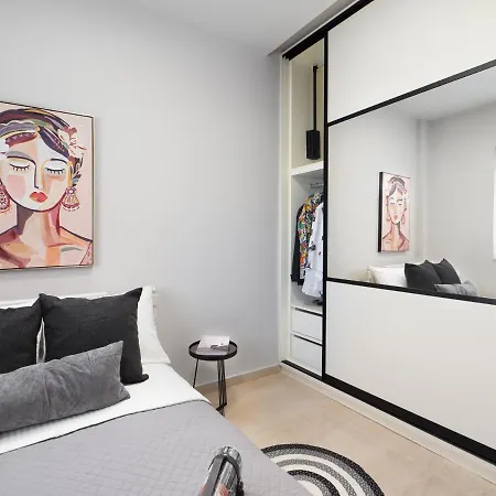 Appartamento The H Experience - Stylish 2bd With Balcony In Center *