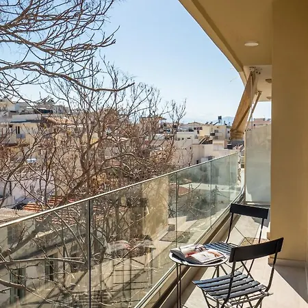 The H Experience - Stylish 2bd With Balcony In Center
